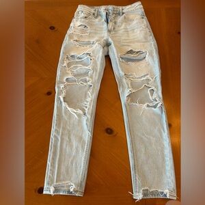 American Eagle size 2 Strigid mom jeans, light wash